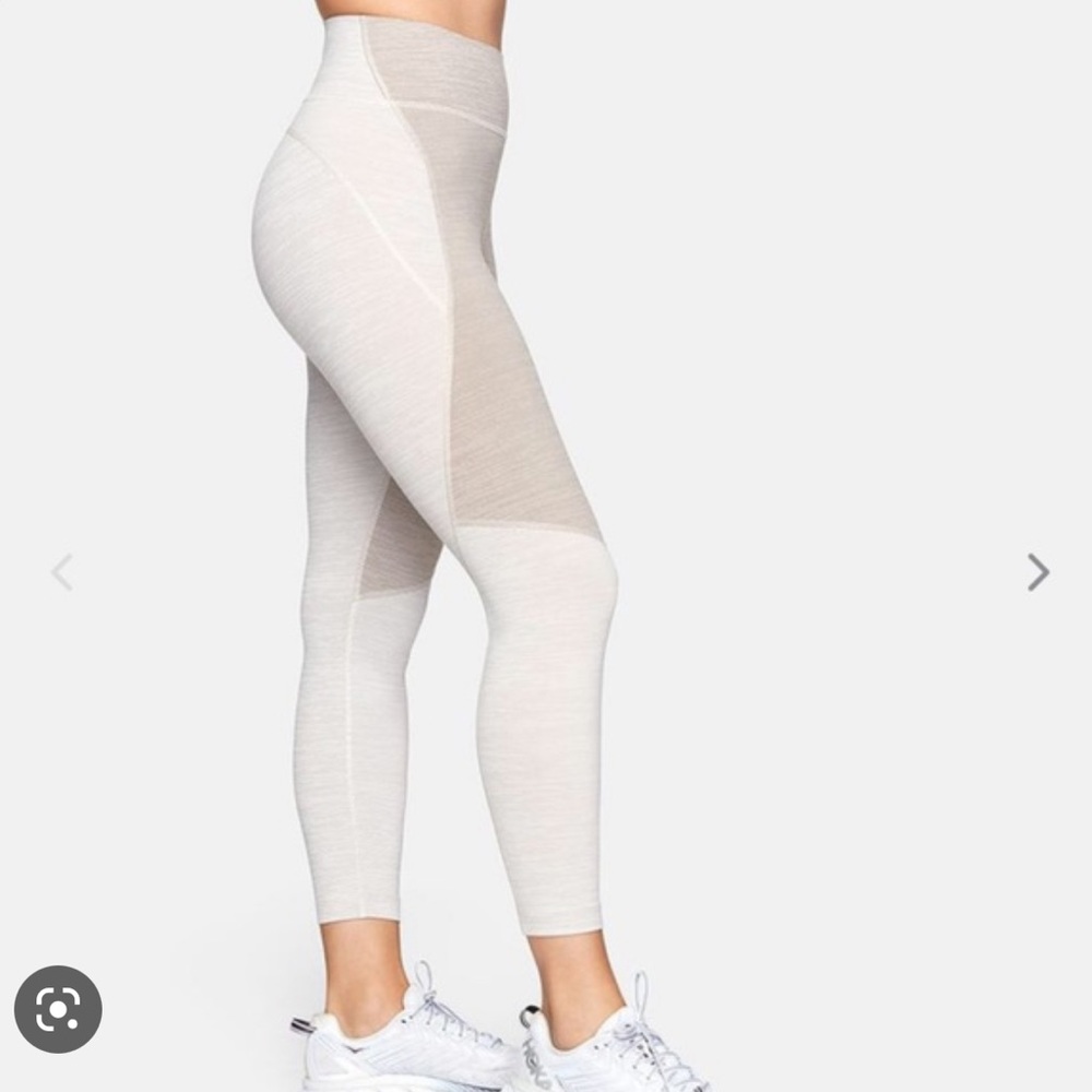 Outdoor Voices Tech Sweat Core 3/4 leggings in cream/white